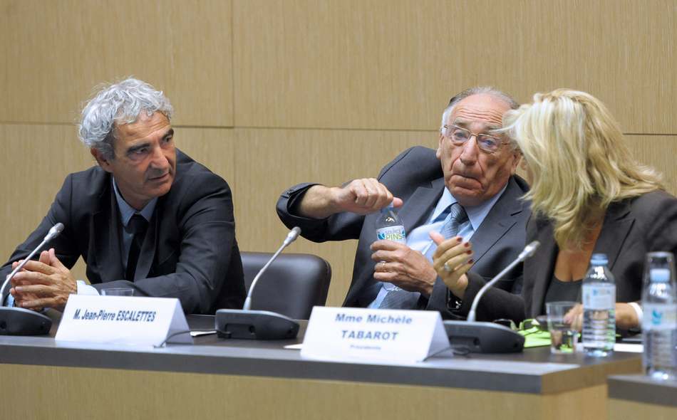 法国国家队成员因合同纠纷将投诉足协