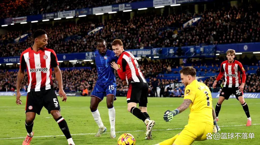 包含切尔西客场击败伯恩利，紧追前列球队的词条