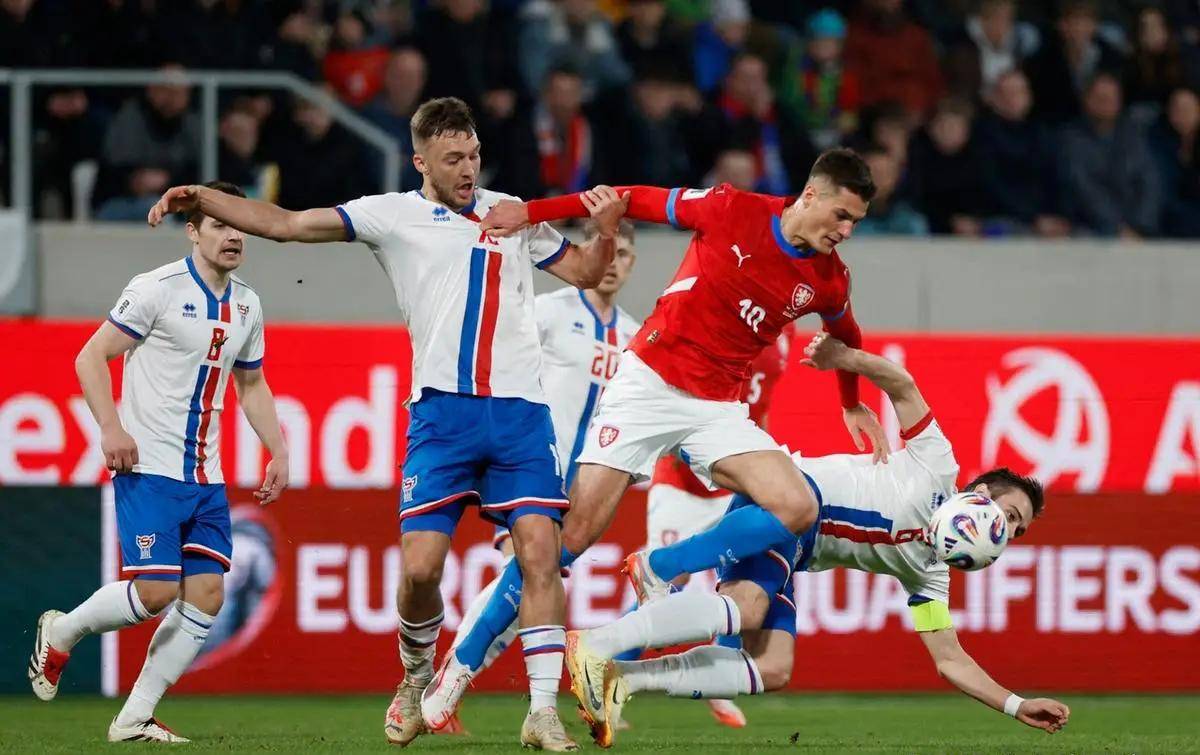 捷克队在场上展现出强大实力