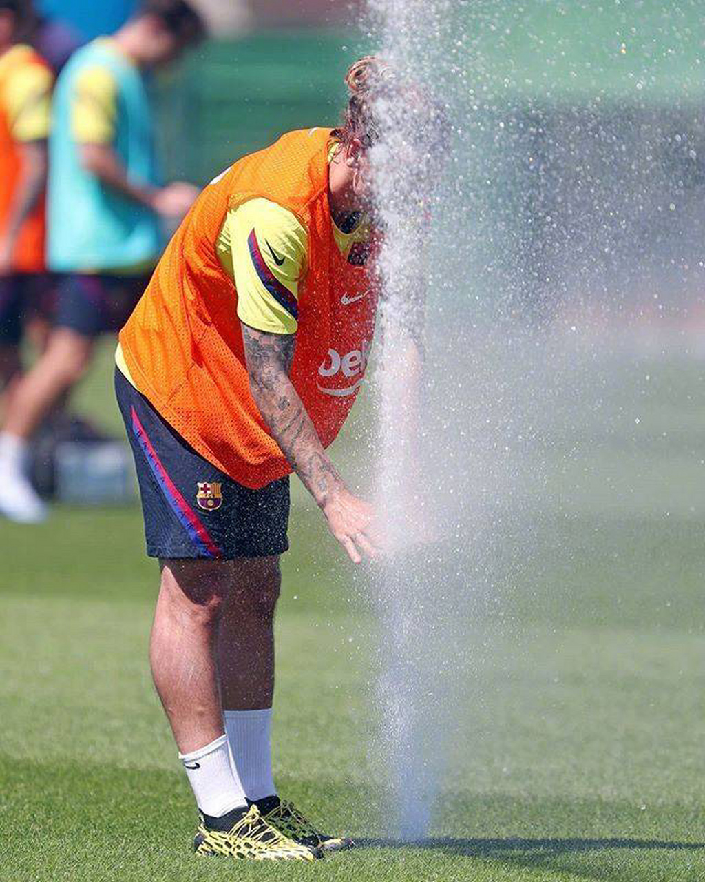  内马尔坠机身亡事件 