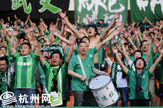 格列兹曼打破进球荒，国安球迷集体高唱助威